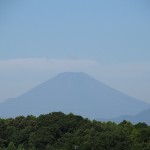 猛暑日の涼しげな富士山