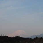 霞む富士山