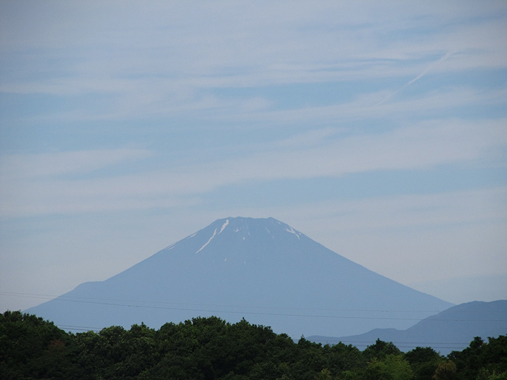 登山シーズン前の静かな富士山