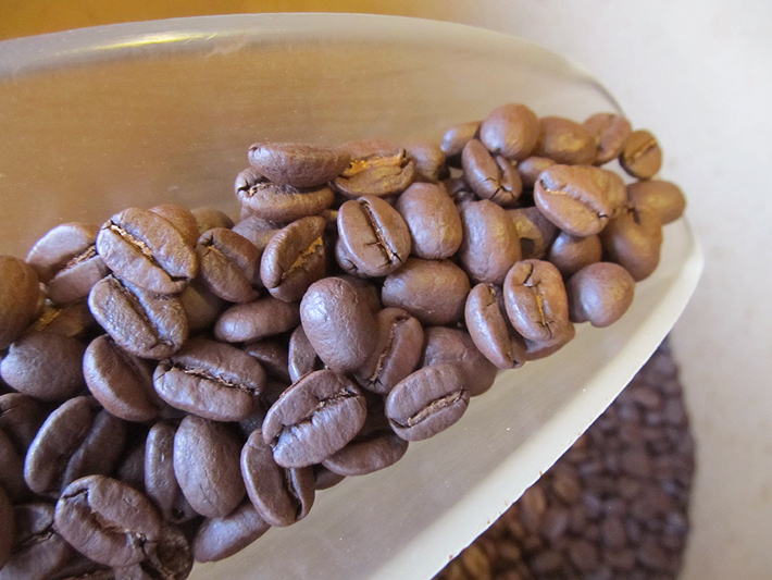 油ぎった深煎りコーヒー豆の弊害