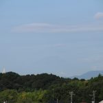 秋雨の前の富士山