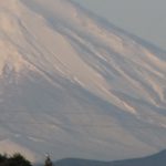 冬空に凍てつく富士山