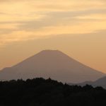 夕暮れの富士山と空に轟くジェット音