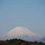 春の青空と富士山