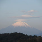 傘雲かぶった富士山