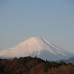 冬空に輝く富士山