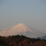 イヴ早朝とクリスマス夕方の富士山