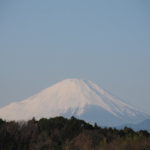 令和二年になってからの富士山と満月の画像